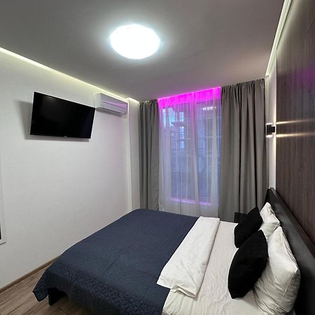 Rybalsky Studio Apartment Dnipro View Kiew Exterior foto
