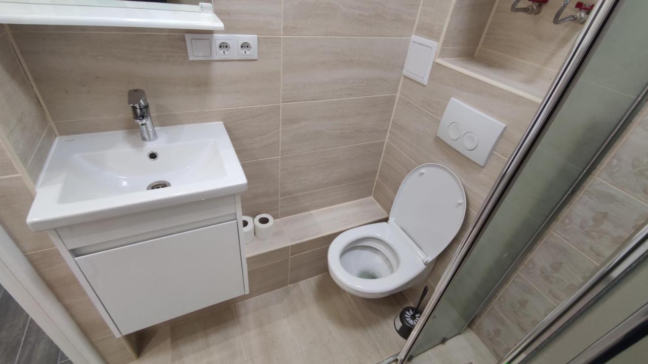 Rybalsky Studio Apartment Dnipro View Kiew Exterior foto