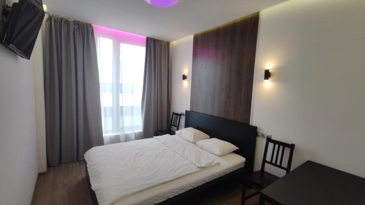 Rybalsky Studio Apartment Dnipro View Kiew Exterior foto