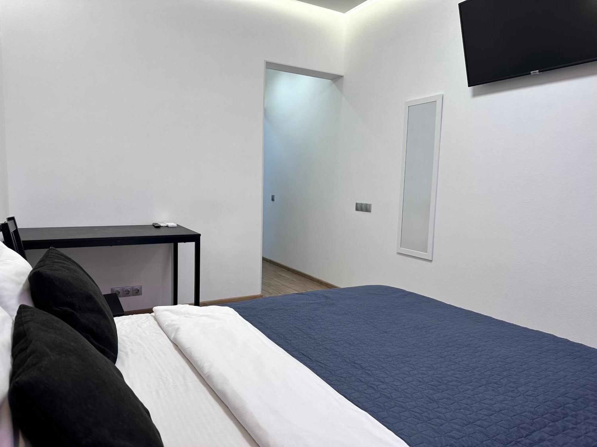 Rybalsky Studio Apartment Dnipro View Kiew Exterior foto